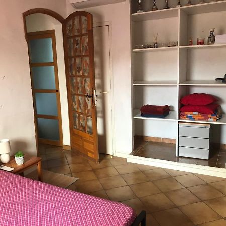 Chambre Climatisee Avec Sdb Privee Dans Une Villa Avec Piscine Ouverte D'Avril A Mi Octobre Marsylia Zewnętrze zdjęcie
